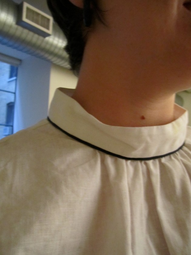 collar detail