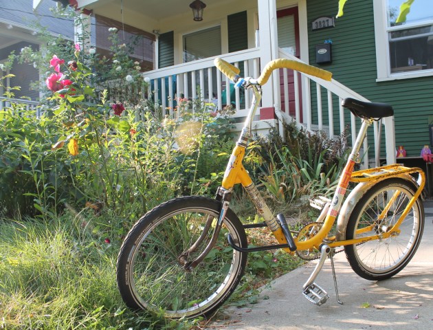 My sweet, borrowed PDX ride "Banana Lightening" 